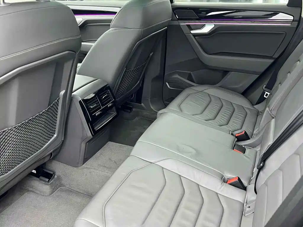 Volkswagen Touareg — миниатюра 11