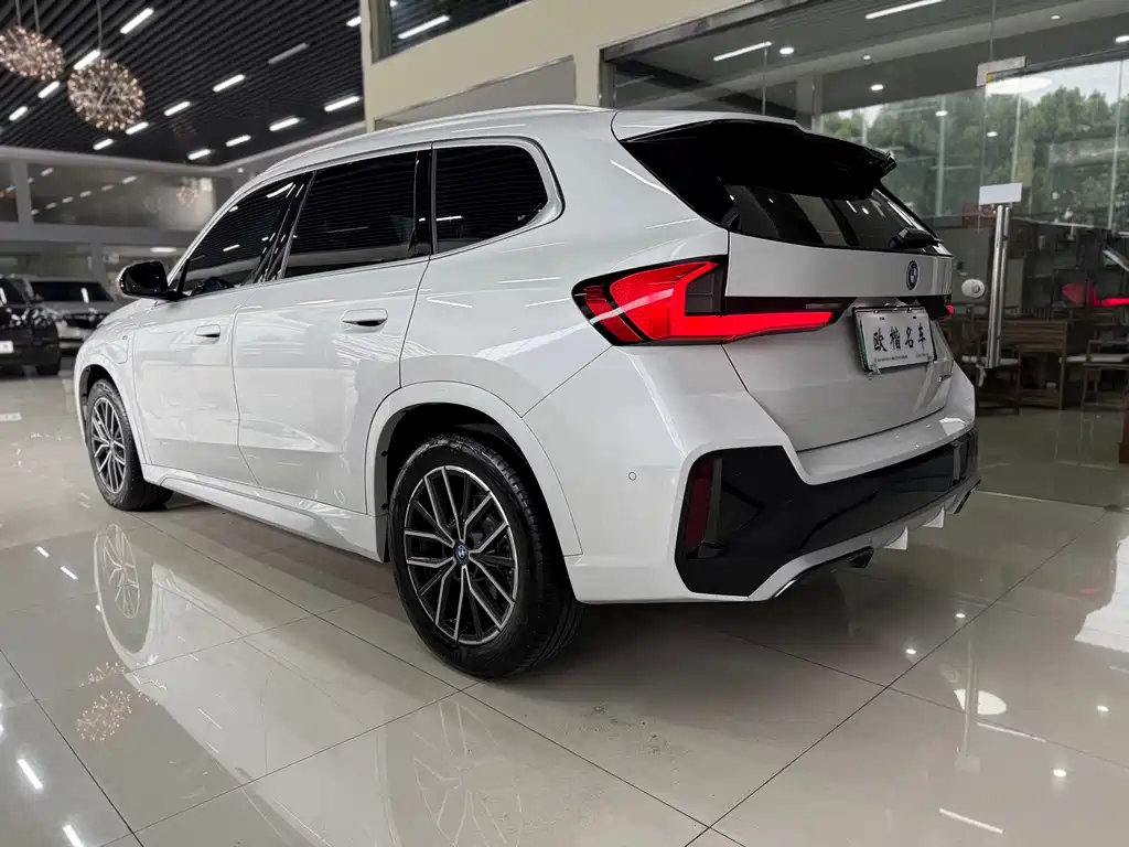BMW iX1 2025 eDrive25L M Sport