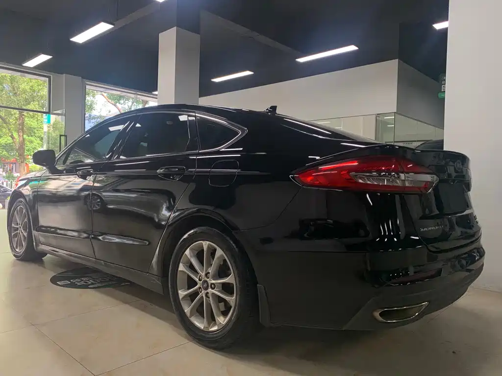 Ford Mondeo — миниатюра 5