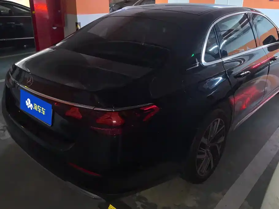Mercedes-Benz E-Class — миниатюра 3