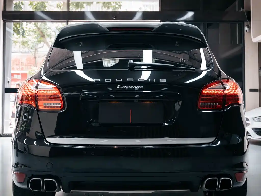 Porsche Cayenne — миниатюра 4