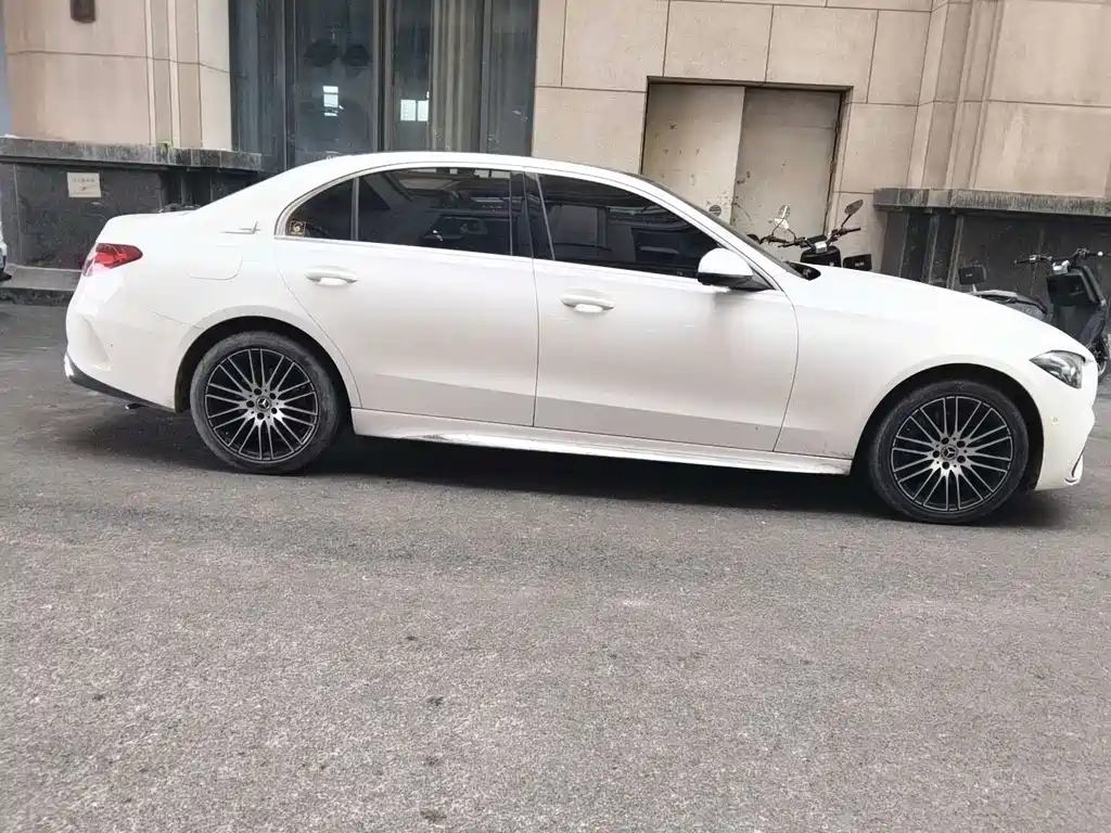 Mercedes-Benz C-Class — миниатюра 11