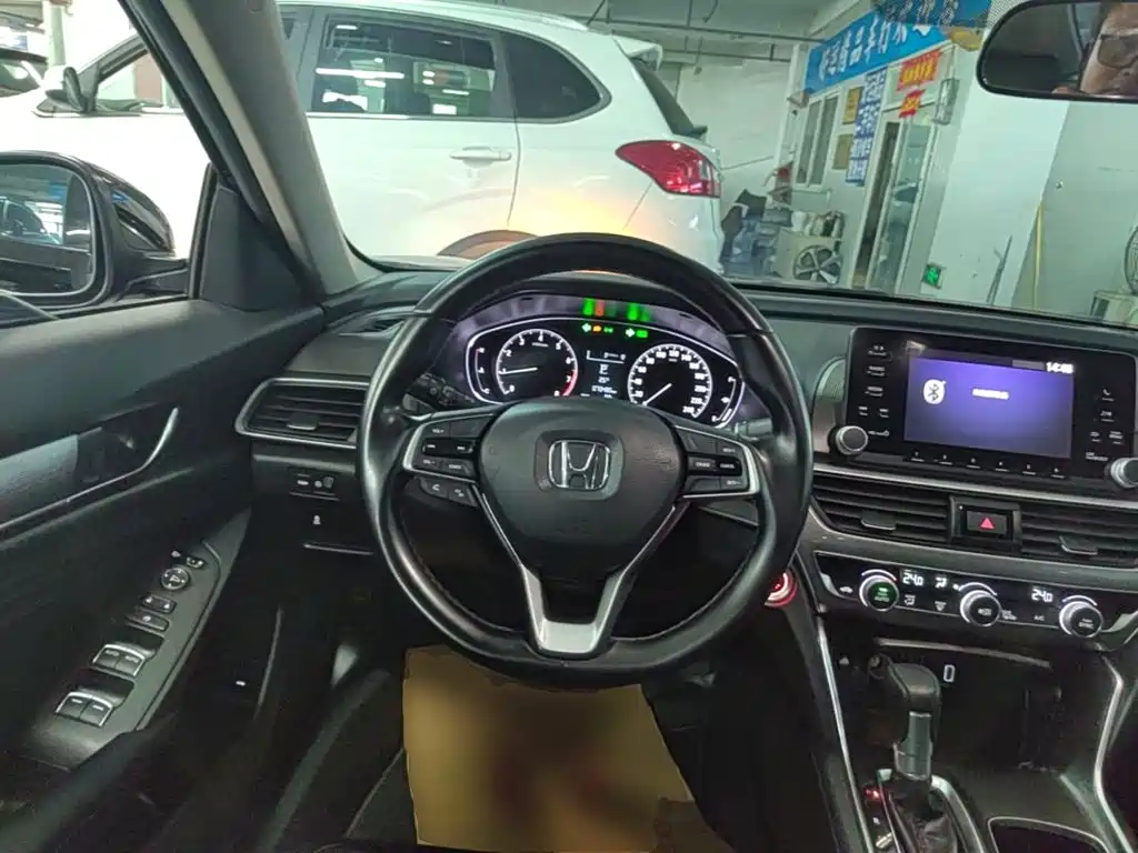 Honda Accord — миниатюра 11
