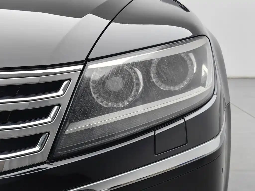 Volkswagen Phaeton — миниатюра 7