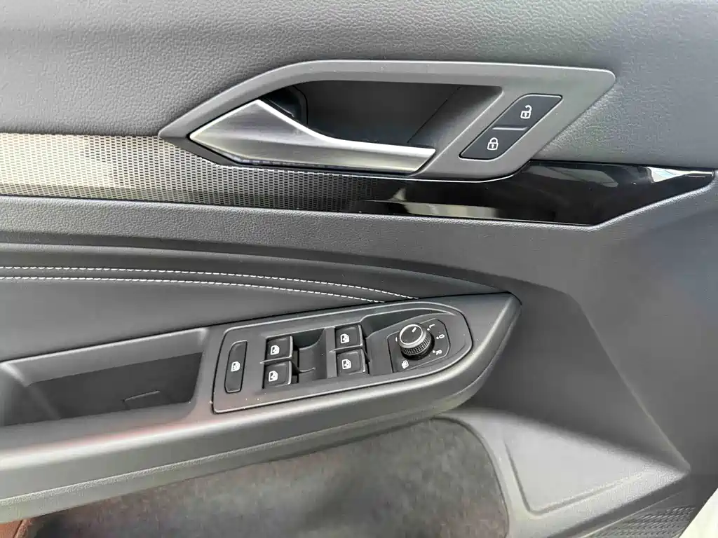 Volkswagen Golf — миниатюра 10