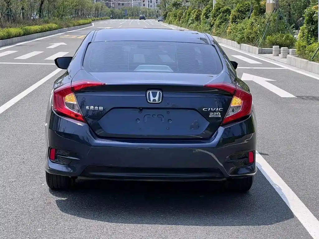Honda Civic — миниатюра 8