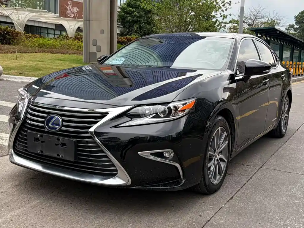 Lexus ES 2018