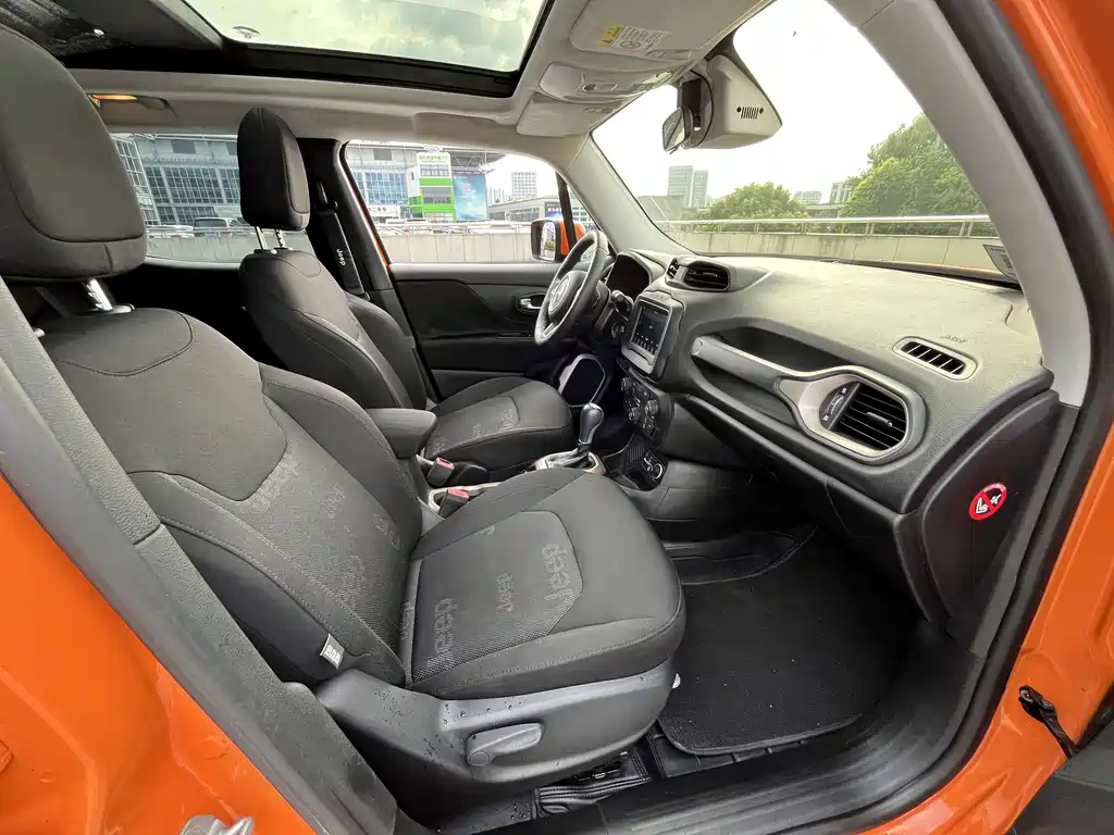 Jeep Renegade — миниатюра 8