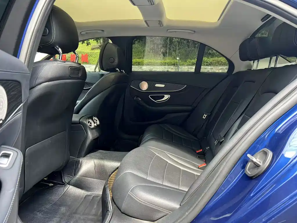 Mercedes-Benz C-Class — миниатюра 6