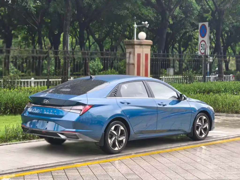 Hyundai Elantra — миниатюра 4