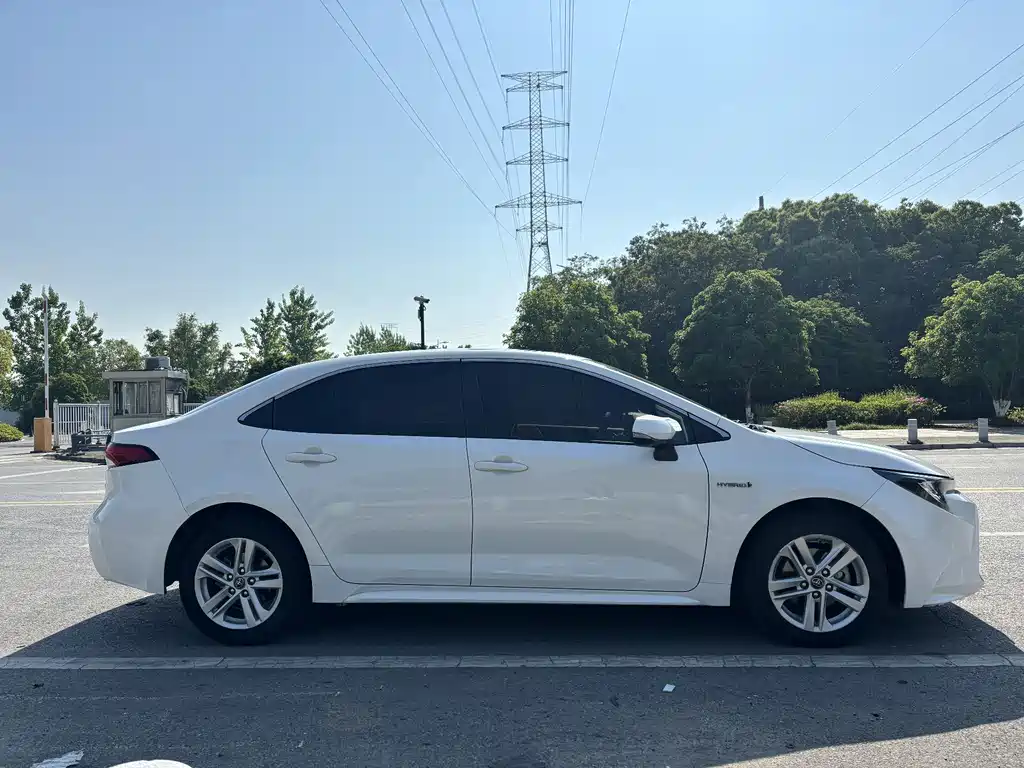 Toyota Corolla Levin 2022 1.8H E-CVT Luxury