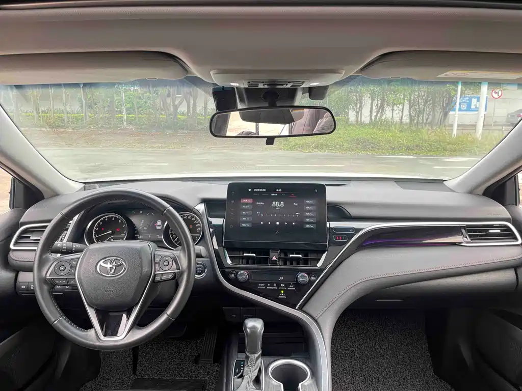 Toyota Camry — миниатюра 10