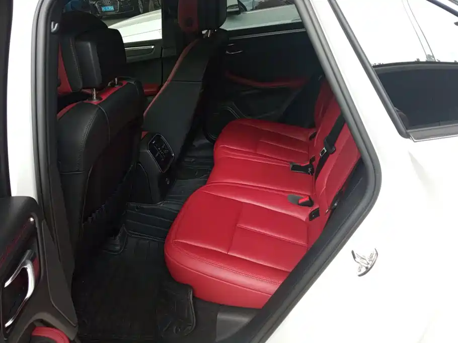 Porsche Macan — миниатюра 11