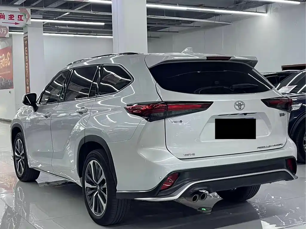 Toyota Crown Kluger — миниатюра 7