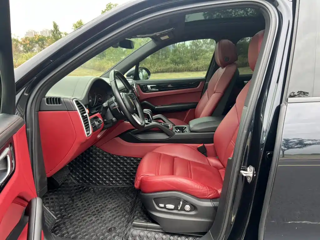 Porsche Cayenne — миниатюра 7