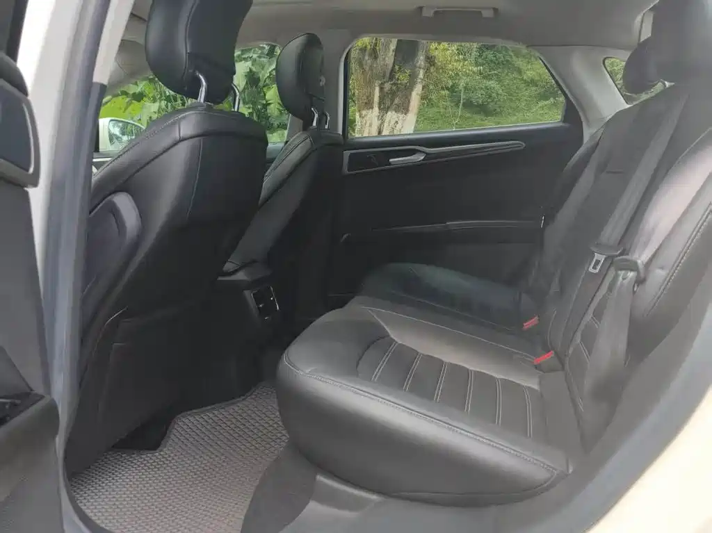 Ford Mondeo — миниатюра 8