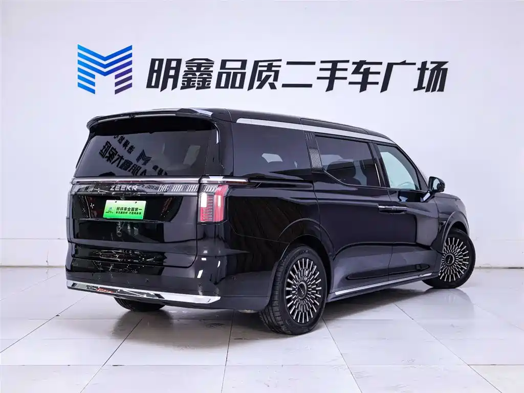 Zeekr 009 2024 мест 108kWh