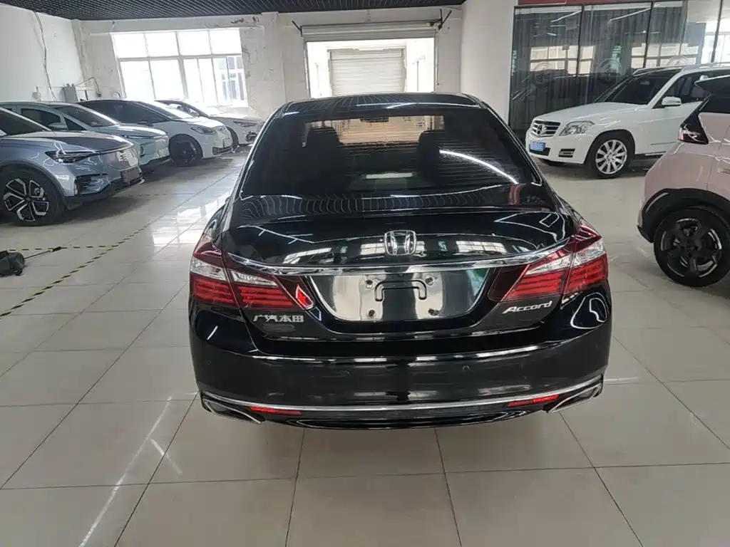 Honda Accord — миниатюра 6
