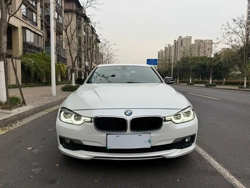 BMW 3 Series — миниатюра 8