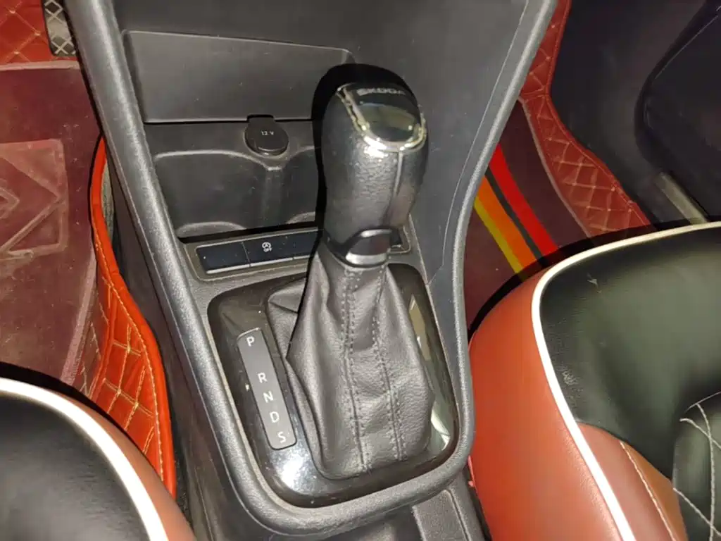 Skoda Rapid Spaceback — миниатюра 14