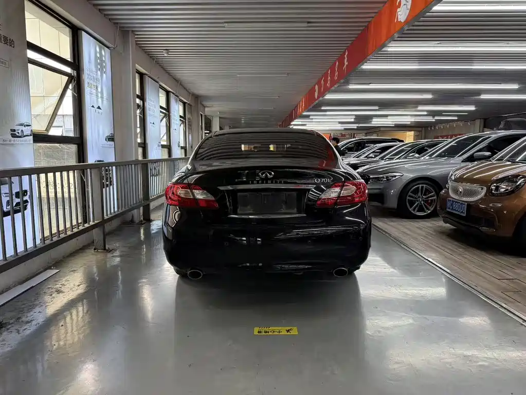 Infiniti Q70 — миниатюра 8