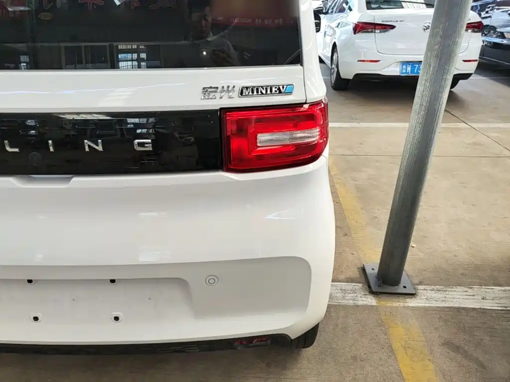 Wuling MINIEV — миниатюра 8