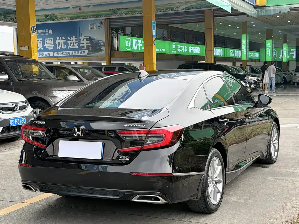Honda Accord — миниатюра 13