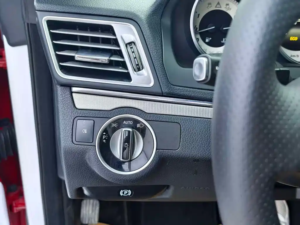 Mercedes-Benz E-Class (Import) — миниатюра 8