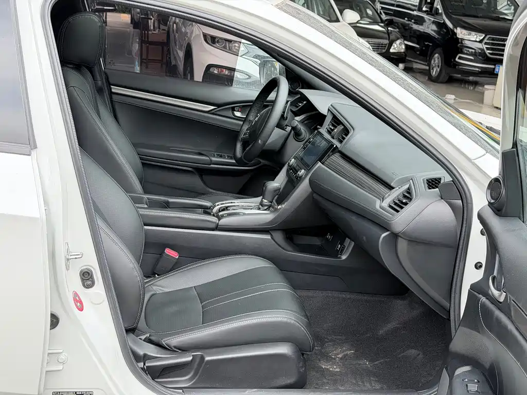 Honda Civic — миниатюра 9