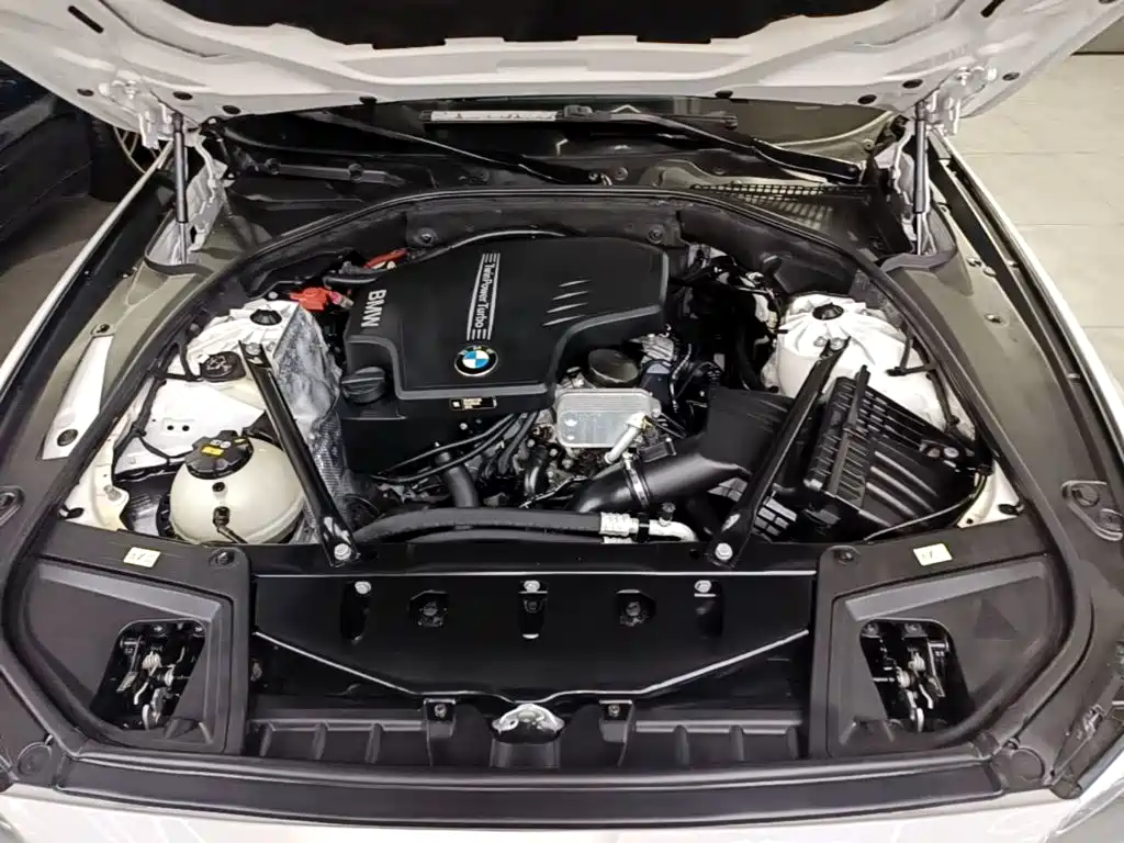 BMW 5 Series — миниатюра 20