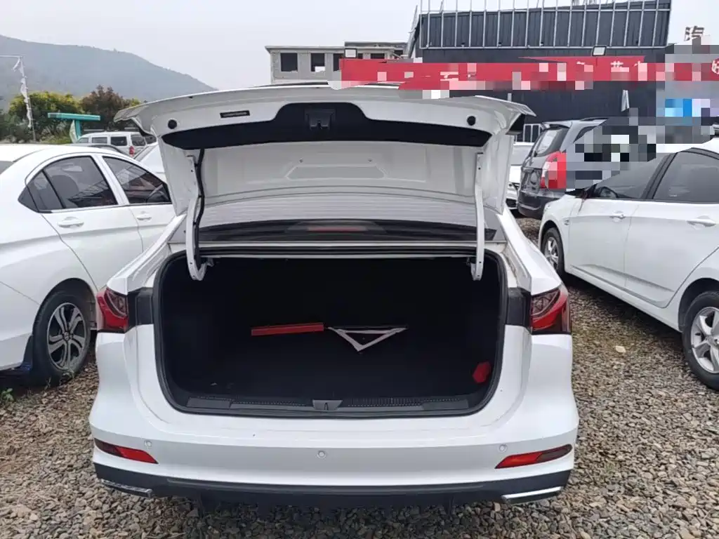 Roewe i5 — миниатюра 19