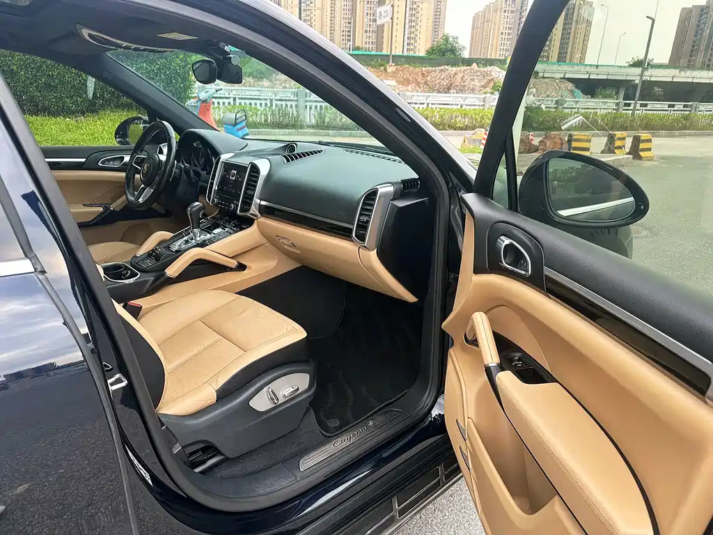 Porsche Cayenne — миниатюра 19