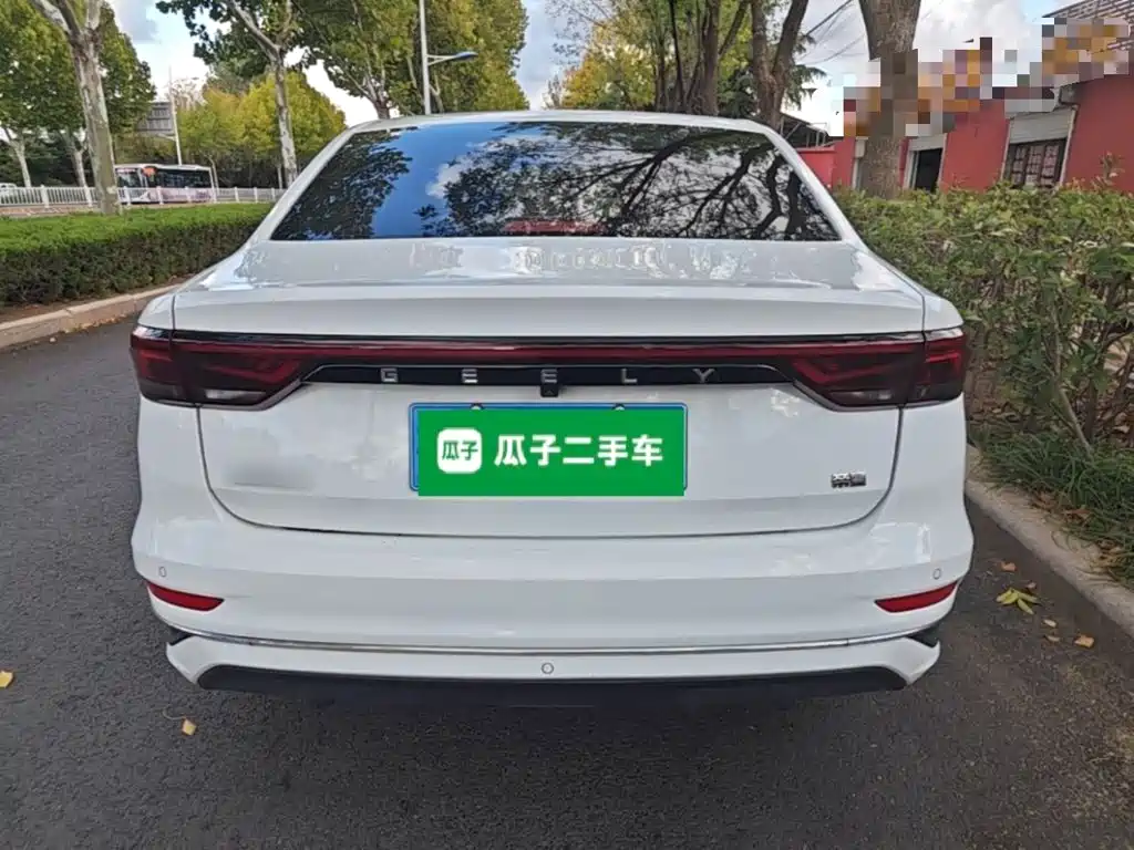 Geely Emgrand — миниатюра 6