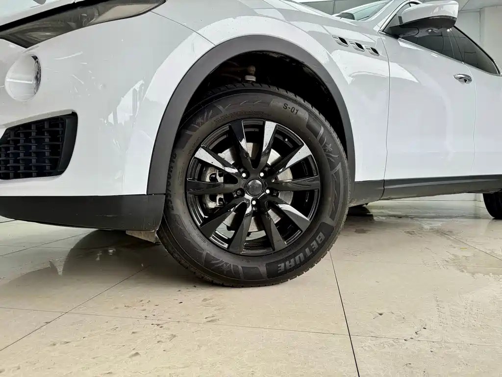 Maserati Levante — миниатюра 17