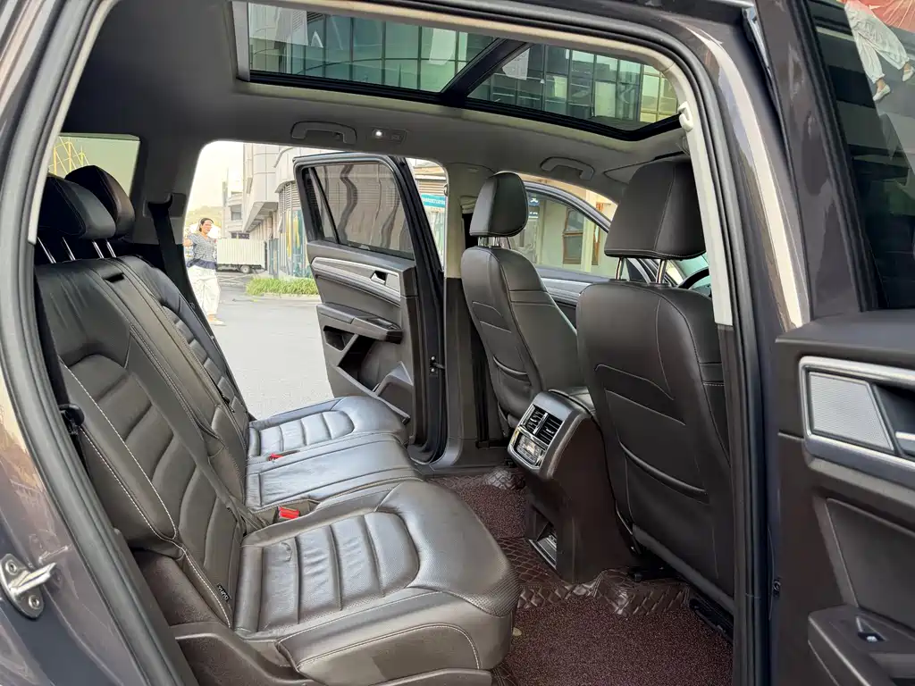 Volkswagen Teramont — миниатюра 10