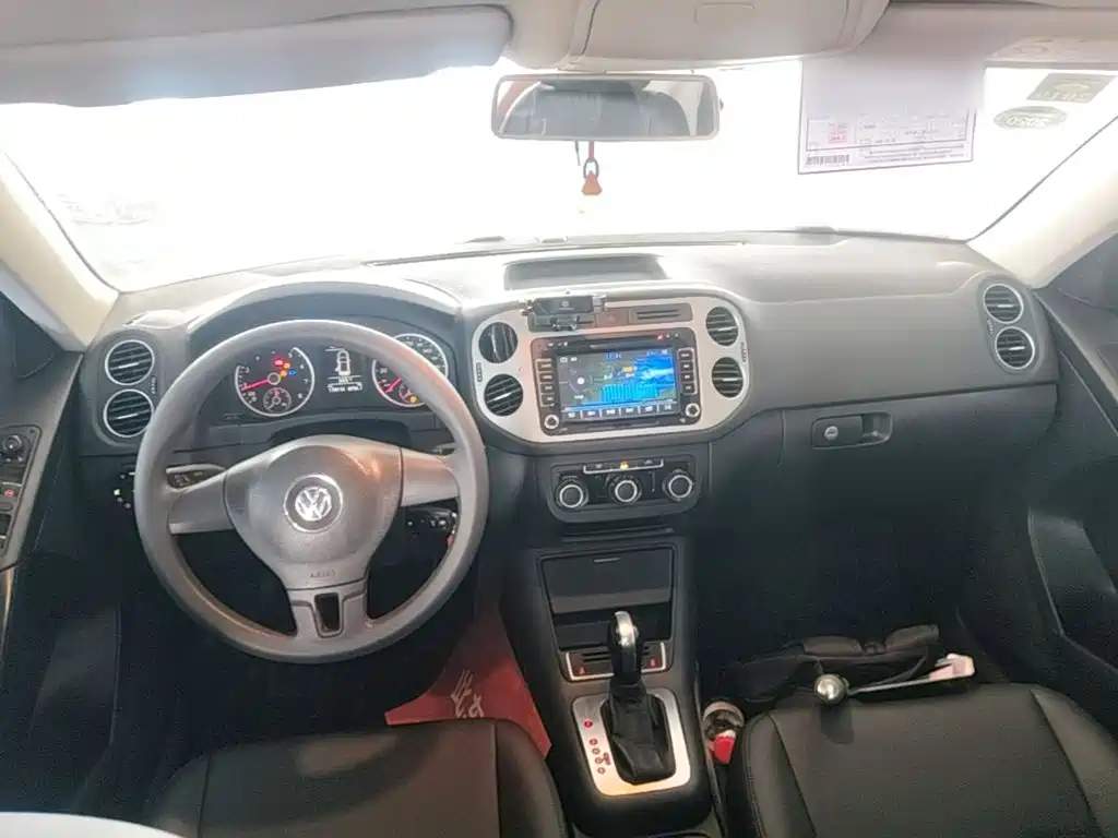 Volkswagen Tiguan — миниатюра 10