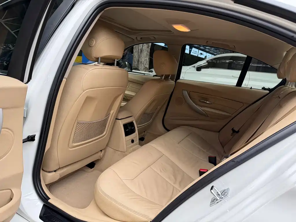 BMW 3 Series — миниатюра 4