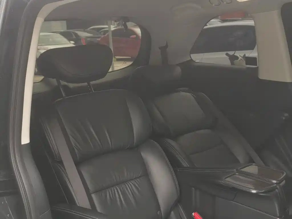 Honda Elysion — миниатюра 6