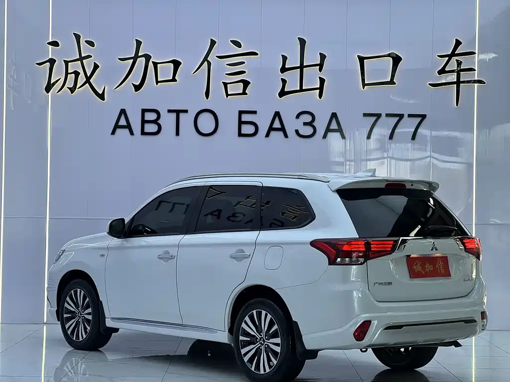 Mitsubishi Outlander — миниатюра 4