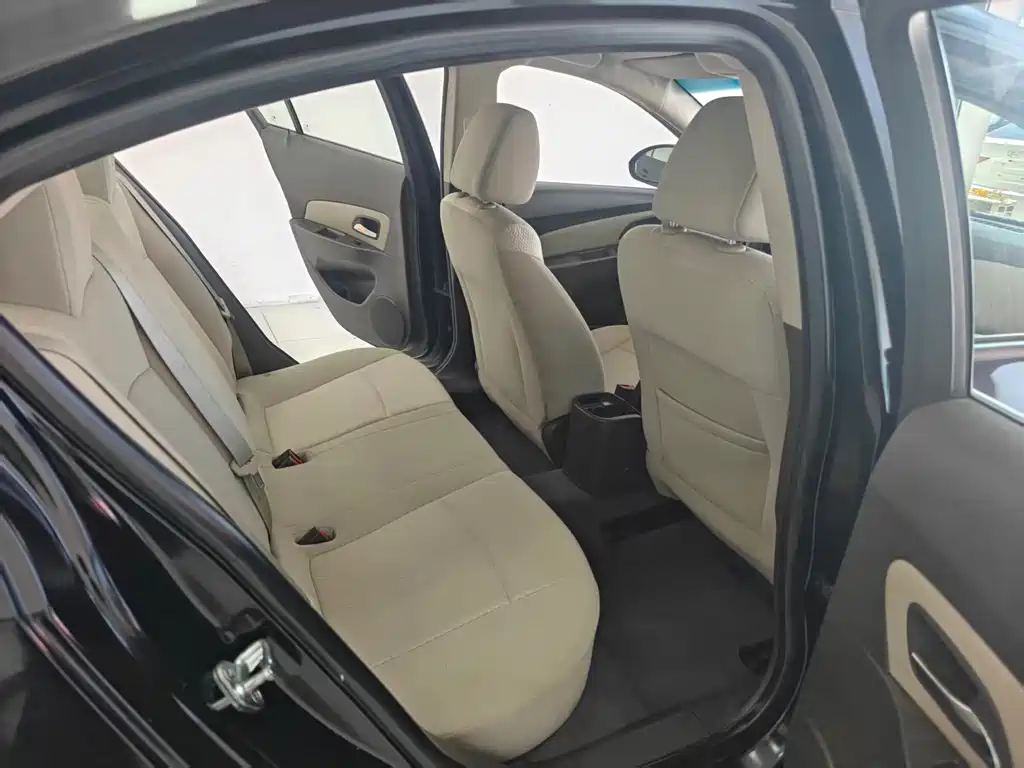 Chevrolet Cruze — миниатюра 12
