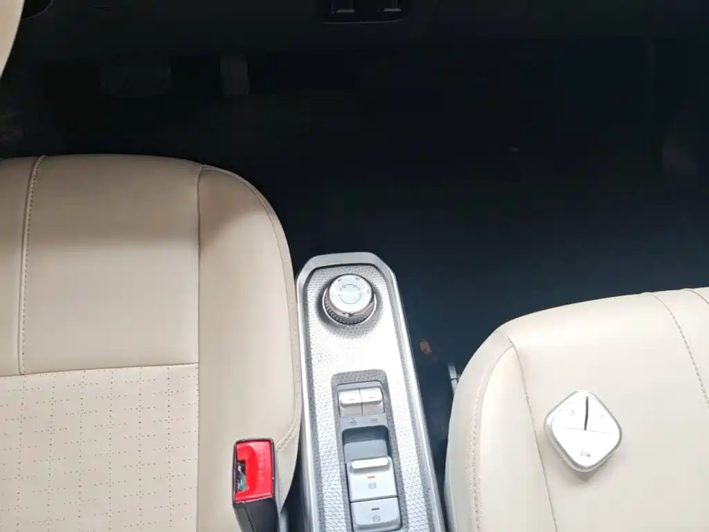 Baojun Yueye — миниатюра 14
