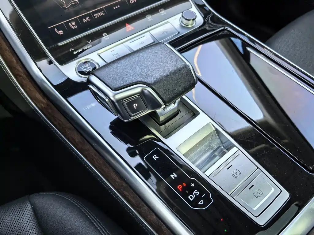 Audi Q7 — миниатюра 12