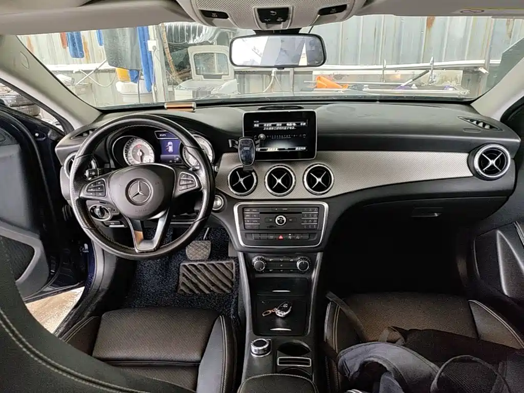 Mercedes-Benz GLA — миниатюра 10
