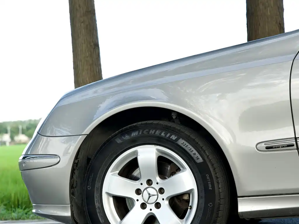 Mercedes-Benz E-Class — миниатюра 9