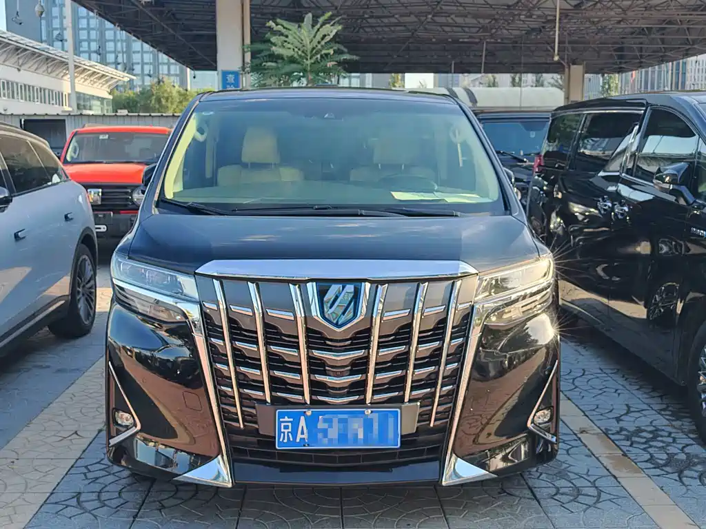 Toyota Alphard — миниатюра 2
