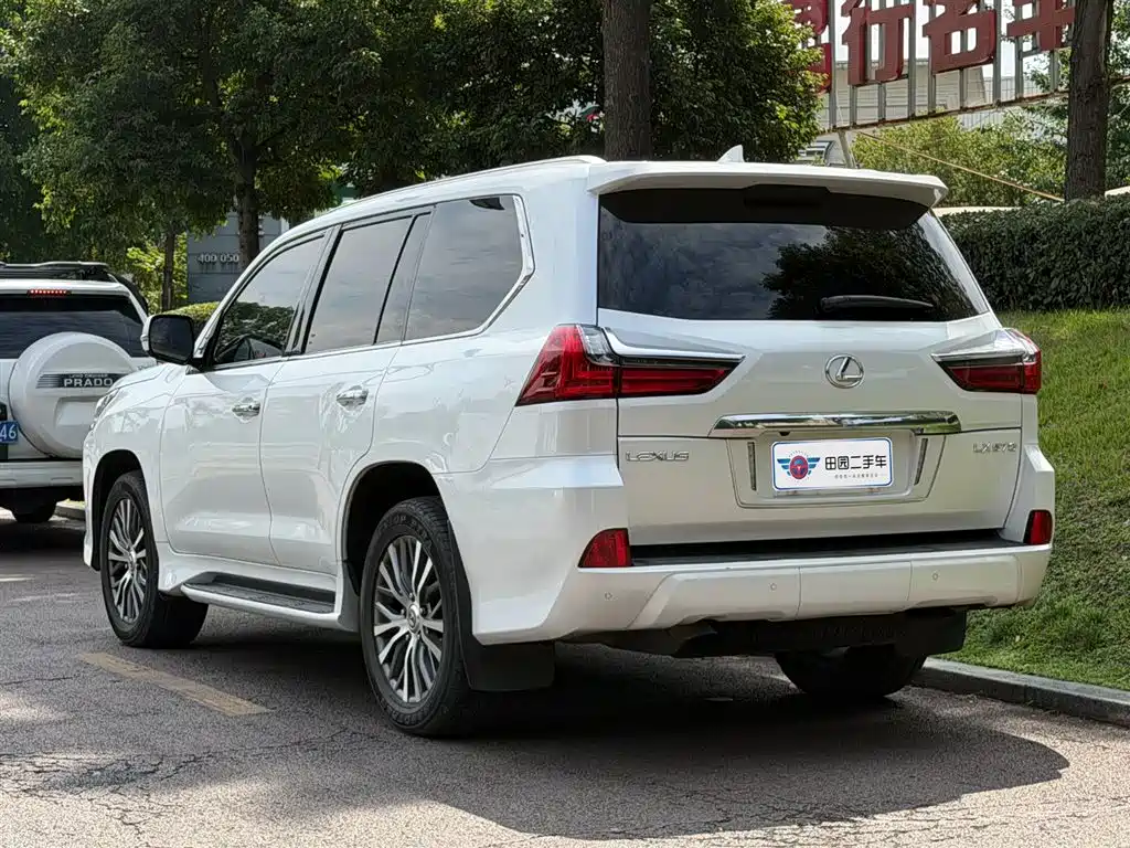 Lexus LX 2017 570 Luxury
