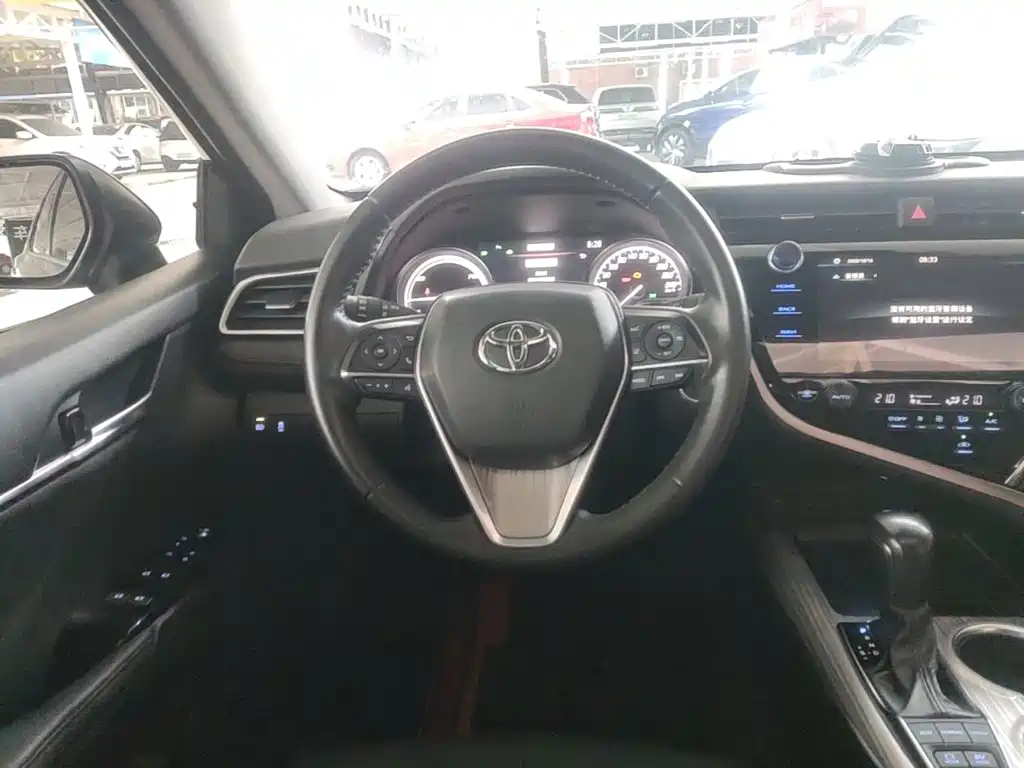 Toyota Camry — миниатюра 11