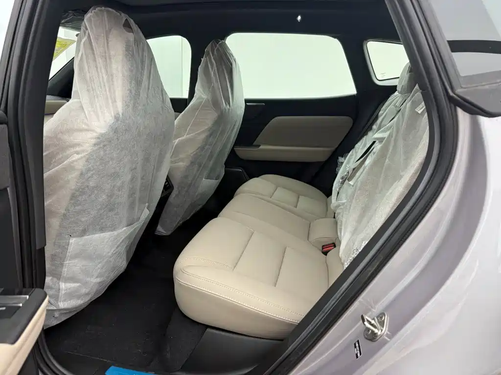 Volvo XC70 PHEV — миниатюра 11