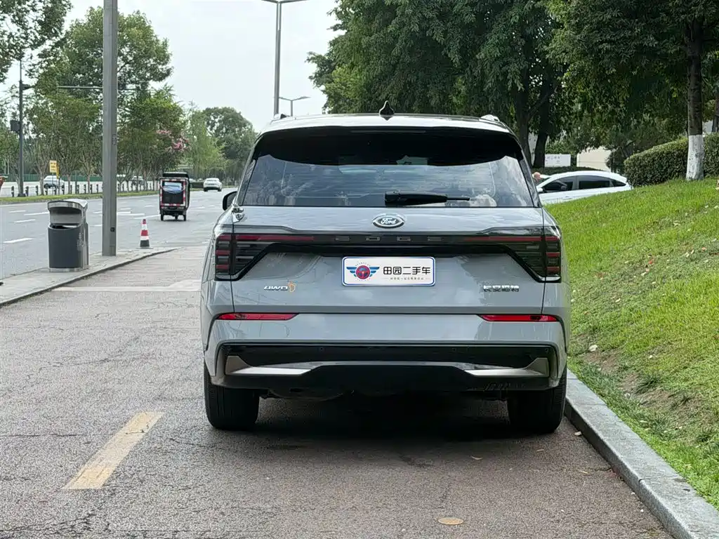 Ford Edge 2023 L 2.0T EcoBoost мест