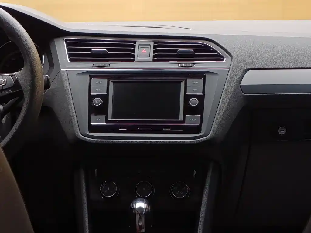 Volkswagen Tiguan L — миниатюра 18